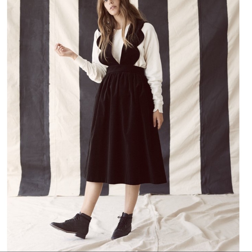 ISO the great scallop jumper in black velve